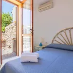 Guesthost - Seaview With Veranda Golfoaranci Appartement