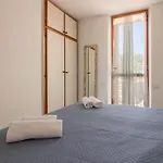 Guesthost - Seaview With Veranda Golfoaranci Appartement *
