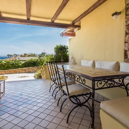 Guesthost - Seaview With Veranda Golfoaranci Appartamento
