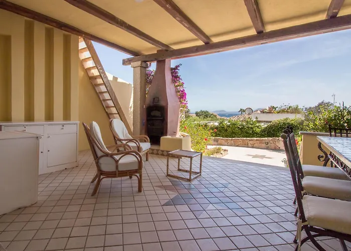 Daire Guesthost - Seaview With Veranda Golfoaranci