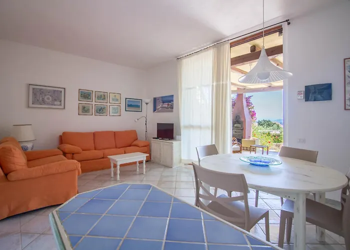 Guesthost - Seaview With Veranda Golfoaranci Daire Golfo Aranci